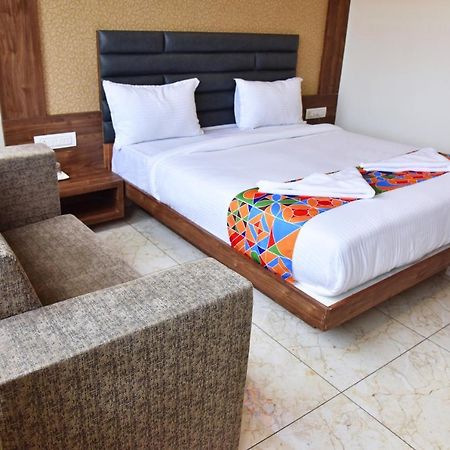 Hotel Krishna Palace Ānand المظهر الخارجي الصورة