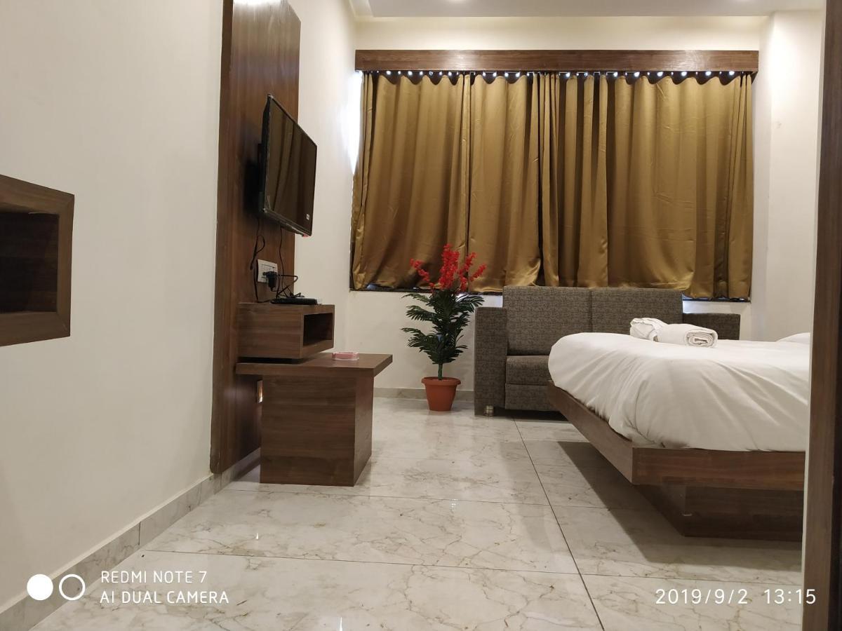 Hotel Krishna Palace Ānand المظهر الخارجي الصورة