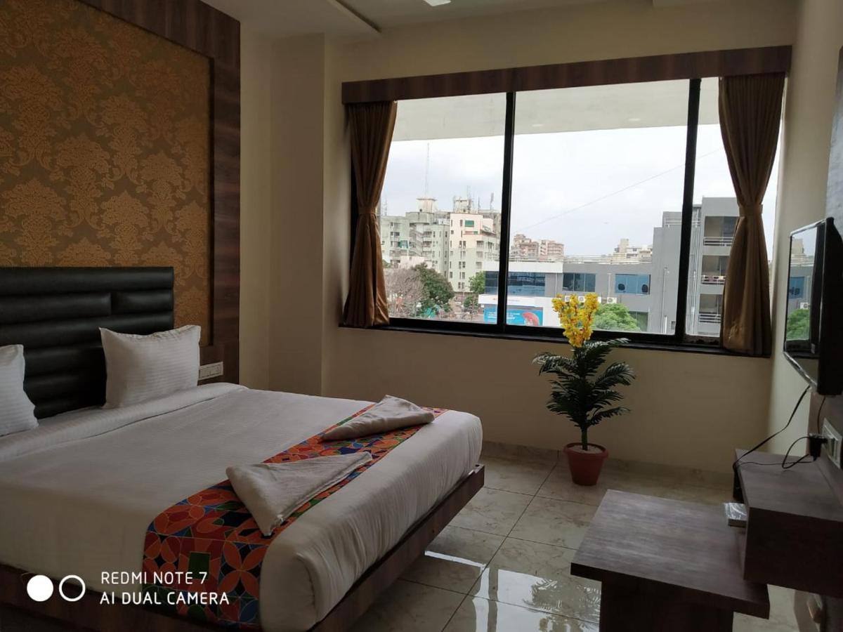 Hotel Krishna Palace Ānand المظهر الخارجي الصورة