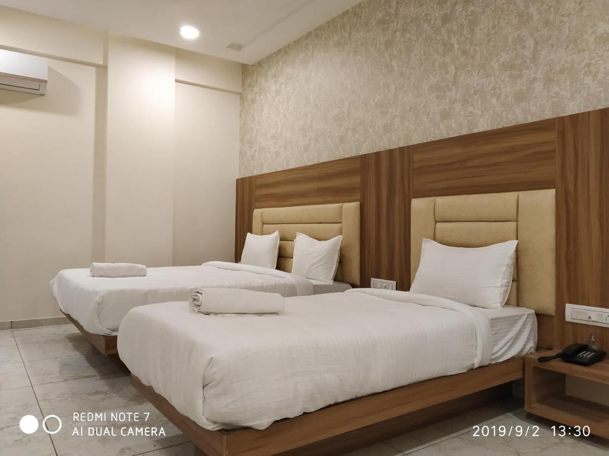 Hotel Krishna Palace Ānand المظهر الخارجي الصورة