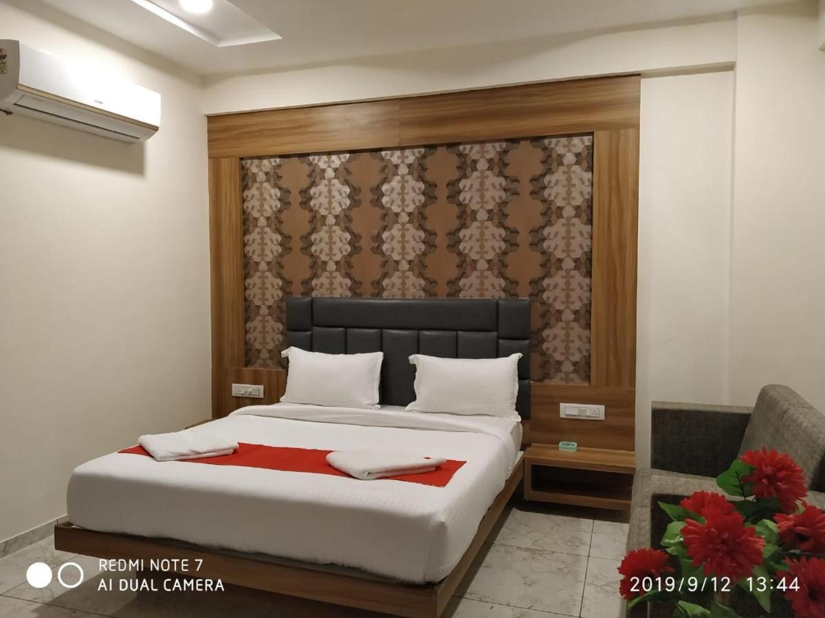 Hotel Krishna Palace Ānand المظهر الخارجي الصورة