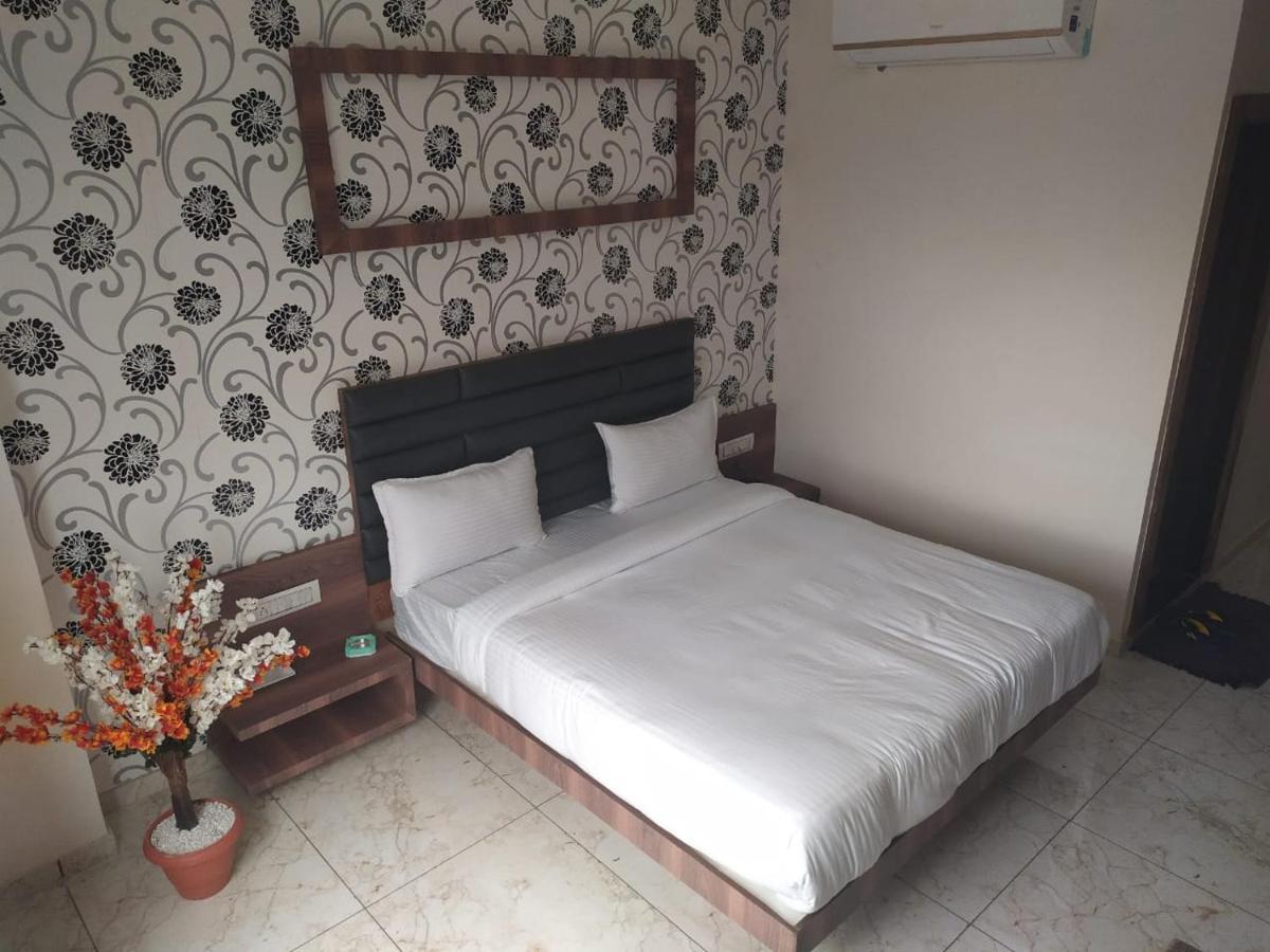 Hotel Krishna Palace Ānand المظهر الخارجي الصورة