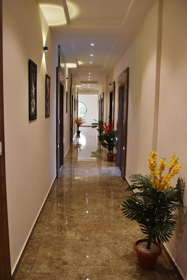 Hotel Krishna Palace Ānand المظهر الخارجي الصورة