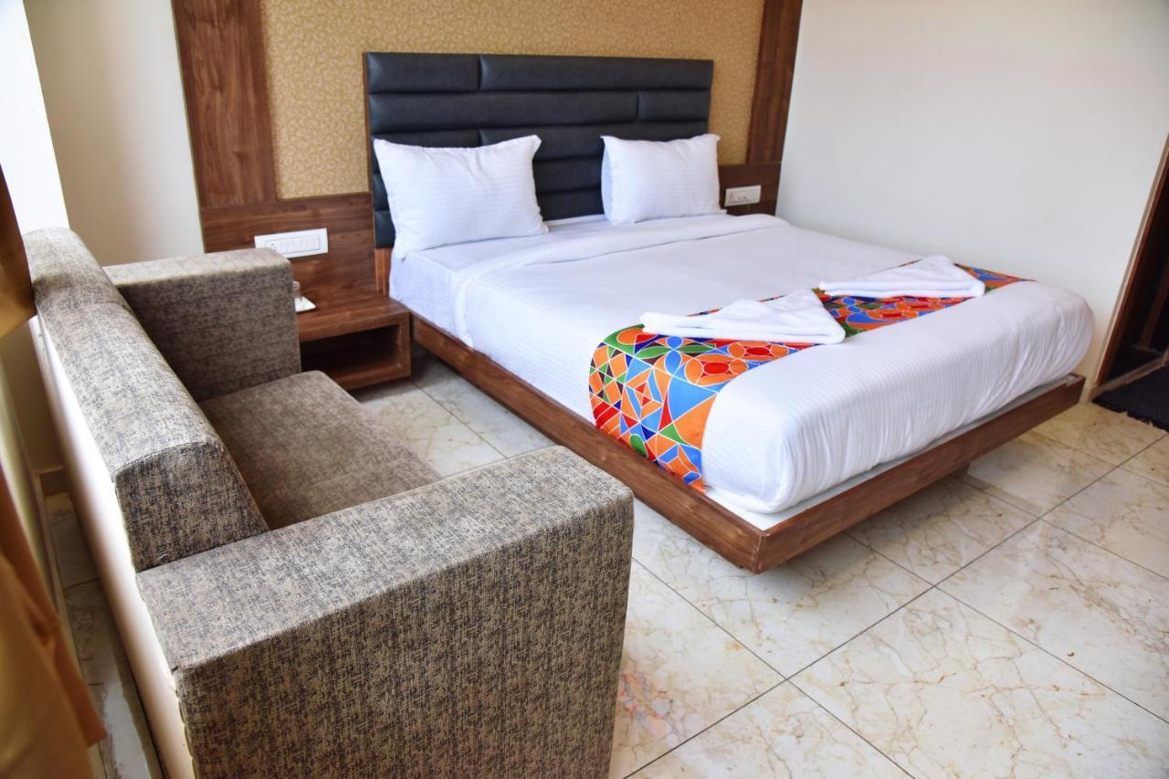 Hotel Krishna Palace Ānand المظهر الخارجي الصورة